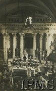 Lata 30., Jarocin, Polska.
Żołnierze ze Szkoły Podchorążych Rezerwy Piechoty w kościele św. Marcina.
Fot. NN, Instytut Polski im. Gen. Sikorskiego w Londynie [album Józefa Kordylewskiego nr 426, numer inwentarzowy 24345]
