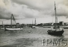 Przed 1939, Hel, Polska.
Łodzie rybackie w porcie.
Fot. NN, Instytut Polski i Muzeum im. gen. Sikorskiego w Londynie