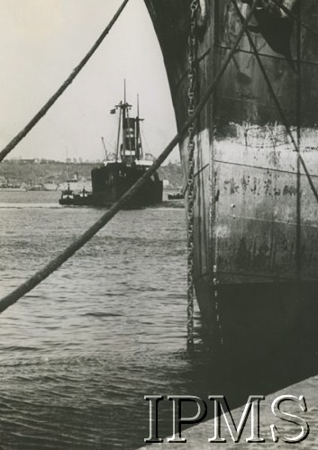 Przed 1939, Gdynia, Polska.
Statki handlowe w porcie.
Fot. NN, Instytut Polski i Muzeum im. gen. Sikorskiego w Londynie