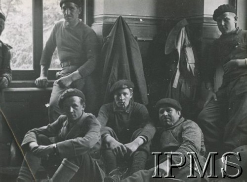 Czerwiec 1940, Szwajcaria.
Żołnierze 2 Dywizji Strzelców Pieszych w obozie internowania.
Fot. NN, Instytut Polski i Muzeum im. gen. Sikorskiego w Londynie