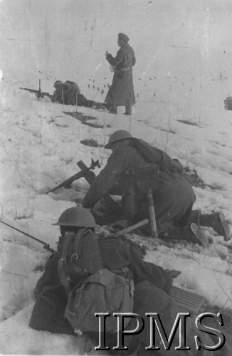 1942, (prawdopodobnie) Jangi-Jul, Uzbekistan, ZSRR.
Manewry wojskowe.
Fot.NN, Instytut Polski im. Gen. Sikorskiego w Londynie [album K27]
