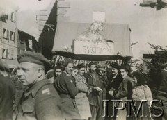 4.03.1945, Galeata, Włochy.
Kaziuk zorganizowany przez żołnierzy 5 Kresowej Dywizji Piechoty.
Fot. NN, Instytut Polski i Muzeum im. gen. Sikorskiego w Londynie [album K35]