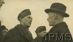 Styczeń 1945, Findo Gask, Szkocja, Wielka Brytania.
Prezydent Władysław Raczkiewicz wizytuje obóz szkoleniowo-rozdzielczy ochotników z Francji.
Fot. NN, Instytut Polski i Muzeum im. gen. Sikorskiego w Londynie [album K35]
