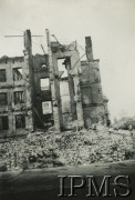 Październik 1939, Warszawa, Polska.
Zniszczona zabudowa ulicy Marszałkowskiej, m.in. ruiny Hotelu Paryskiego i Arabii przy Marszałkowskiej 105.
Fot. NN, Instytut Polski i Muzeum im. gen. Sikorskiego w Londynie [Album 