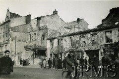 Październik 1939, Warszawa, Polska.
Ruiny kina Victoria i baru Quick przy ulicy Marszałkowskiej 104.
Fot. NN, Instytut Polski i Muzeum im. gen. Sikorskiego w Londynie [Album 