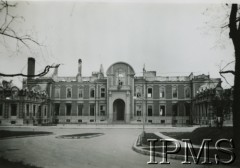 Październik 1939, Warszawa, Polska.
Ambasada Francji w Pałacu Branickich w Alei Frascati 22.
Fot. NN, Instytut Polski i Muzeum im. gen. Sikorskiego w Londynie [Album 