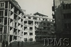Październik 1939, Warszawa, Polska.
Zniszczona zabudowa w alei Przyjaciół.
Fot. NN, Instytut Polski i Muzeum im. gen. Sikorskiego w Londynie [Album 