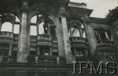 Październik 1939, Warszawa, Polska.
Zniszczony gmach Stowarzyszenia Techników przy ulicy Czackiego 3/5.
Fot. NN, Instytut Polski i Muzeum im. gen. Sikorskiego w Londynie [Album 