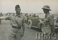 1942, Teheran, Iran.
Henryk Windsor, książę Gloucester z wizytą w Teheranie, z lewej stoi gen. Mieczysław Boruta-Spiechowicz.
Fot. NN, Instytut Polski i Muzeum im. gen. Sikorskiego w Londynie [album Ludwika Naimskiego].