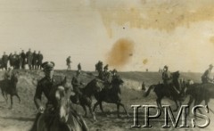 Lata 20.-30., Polska.
Ćwiczenia 1 Pułku Szwoleżerów Józefa Piłsudskiego. 
Fot. NN, Instytut Polski i Muzeum im. gen. Sikorskiego w Londynie