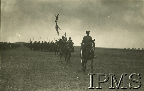 15.08.1935, okolice Skierniewic, Polska.
1 Pułk Szwoleżerów Józefa Piłsudskiego.
Fot. N. Witczak-Witaczyński (chorąży 1 pułku strzelców konnych, Garwolin, al. Legionów 16), Instytut Polski i Muzeum im. gen. Sikorskiego w Londynie
