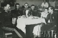 1937, Warszawa, Polska.
Bal w kasynie podoficerskim 1 Pułku Szwoleżerów Józefa Piłsudskiego
Fot. NN, Instytut Polski i Muzeum im. gen. Sikorskiego w Londynie