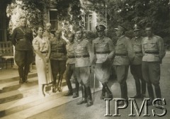 1918-1939, Podzamcze, Maciejowice, Polska.
Szwoleżerowie w majątku Zamoyskich. 
Fot. NN, Instytut Polski i Muzeum im. gen. Sikorskiego w Londynie
