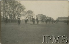 1920-1939, Polska.
Żolnierze 3 Pułku Szwoleżerów Mazowieckich im. Pułkownika Jana Kozietulskiego.
Fot. NN, Instytut Polski i Muzeum im. gen. Sikorskiego w Londynie [teczka 3 Pułk Szwoleżerów]