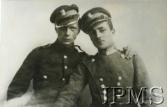 1919, Łomża, Polska.
Mieczysław i Tadeusz Kryszakowie (od lewej) z 1 szwadronu 4 Pułk Ułanów Zaniemeńskich. 
Fot. NN, Instytut Polski i Muzeum im. gen. Sikorskiego w Londynie