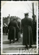 1938, Warszawa, Polska.
Generał Bolesław Wieniawa-Długoszowski (1. z lewej) uczestniczy w święcie 1. Dywizji Artylerii Konnej 
Fot. NN, Instytut Polski i Muzeum im. gen. Sikorskiego w Londynie [koperta z kartami albumowymi]