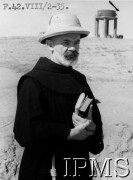 Sierpień 1942, Bliski Wschód.
Portret zakonnika.
Fot. NN, Instytut Polski i Muzeum im. gen. Sikorskiego w Londynie [album 115 - Jerozolima].