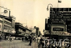 1944, New Jersey, USA.
Ulica w mieście.
Fot. NN, Instytut Polski i Muzeum im. gen. Sikorskiego w Londynie [album 134 - Rumunia, Turcja, Palestyna, Egipt i USA].