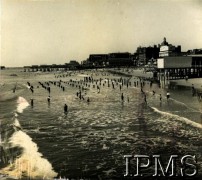 Sierpień 1944, Atlantic City, USA.
Wybrzeże.
Fot. NN, Instytut Polski i Muzeum im. gen. Sikorskiego w Londynie [album 134 - Rumunia, Turcja, Palestyna, Egipt i USA].