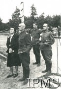 1943, ZSRR.
1 Dywizja Piechoty im. Tadeusza Kościuszki. Z przodu stoją dowódca Dywizji płk Zygmunt Berling i Wanda Wasilewska.
Fot. NN, Instytut Polski i Muzeum im. gen. Sikorskiego w Londynie