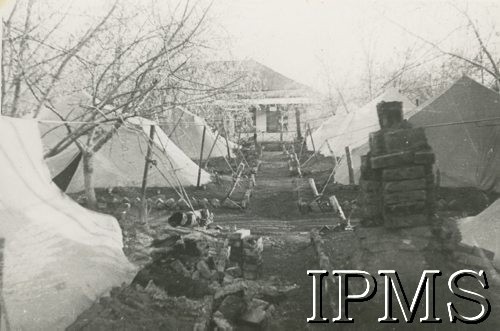 Wrzesień 1941, Tockoje, obł. Czkałowsk, ZSRR.
Namioty żołnierzy 6 Dywizji Piechoty.
Fot. NN, Instytut Polski i Muzeum im. gen. Sikorskiego w Londynie
