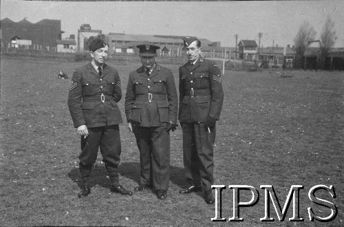 3.05.1943, Seeland, Anglia, Wielka Bytania.
Uczestnicy lotniczych warszatów naprawczych.
Fot. NN, Instytut Polski i Muzeum im. gen. Sikorskiego w Londynie
