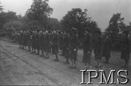 1.06.1943, Falkirk, Szkocja, Wielka Brytania.
Zakończenie kursu rekruckiego dla polskich ochotniczek, które zgłosiły się do Pomocniczej Lotniczej Służby Kobiet.
Fot. NN, Instytut Polski i Muzeum im. gen. Sikorskiego w Londynie