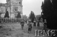 1.06.1943, Falkirk, Szkocja, Wielka Brytania.
Zakończenie kursu rekruckiego dla polskich ochotniczek, które zgłosiły się do Pomocniczej Lotniczej Służby Kobiet.
Fot. NN, Instytut Polski i Muzeum im. gen. Sikorskiego w Londynie