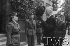 1.06.1943, Falkirk, Szkocja, Wielka Brytania.
Pierwszy kurs rekrucki dla polskich ochotniczek, które zgłosiły się do Pomocniczej Lotniczej Służby Kobiet. Wizyta prezydenta Władysława Raczkiewicza.
Fot. NN, Instytut Polski i Muzeum im. gen. Sikorskiego w Londynie