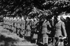 1.06.1943, Falkirk, Szkocja, Wielka Brytania.
Zakończenie pierwszego kursu rekruckiego dla polskich ochotniczek, które zgłosiły się do Pomocniczej Lotniczej Służby Kobiet. Msza polowa - przysięga ochotniczek.
Fot. NN, Instytut Polski i Muzeum im. gen. Sikorskiego w Londynie