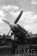 24.06.1943, Northolt, Anglia, Wielka Brytania.
Lotnisko 303 Dywizjonu Myśliwskiego, mechanik przy samolocie.
Fot. NN, Instytut Polski i Muzeum im. gen. Sikorskiego w Londynie