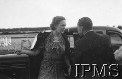 24.06.1943, Hemswell, Anglia, Wielka Brytania.
Święto 300 Dywizjonu Bombowego, Virginia Child-Villiers, Lady Jersey i kpt. Leopold Hrabkiewicz.
Fot. NN, Instytut Polski i Muzeum im. gen. Sikorskiego w Londynie