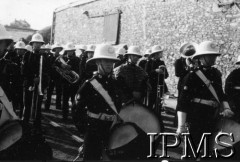 10.07.1943, Plymouth, Anglia, Wielka Brytania.
Pogrzeb gen. Władysława Sikorskiego. Orkiestra na nabrzeżu.
Fot. NN, Instytut Polski i Muzeum im. gen. Sikorskiego w Londynie
