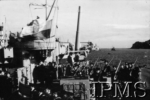 10.07.1943, Plymouth, Anglia, Wielka Brytania.
Pogrzeb gen. Władysława Sikorskiego. ORP 