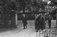 14.07.1943, Londyn, Anglia, Wielka Brytania.
Pogrzeb gen. Władysława Sikorskiego. Prezydent Władysław Raczkiewicz idzie do Kensington Palace.
Fot. NN, Instytut Polski i Muzeum im. gen. Sikorskiego w Londynie