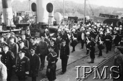 10.07.1943, Plymouth, Anglia, Wielka Brytania.
Pogrzeb gen. Władysława Sikorskiego. Orkiestra w kondukcie pogrzebowym. 
Fot. NN, Instytut Polski i Muzeum im. gen. Sikorskiego w Londynie