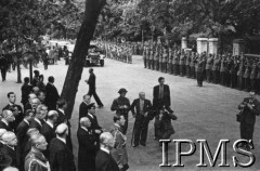 14.07.1943, Londyn, Anglia, Wielka Brytania.
Pogrzeb gen. Władysława Sikorskiego. Wyprowadzenie trumny z Kensington Palace.
Fot. NN, Instytut Polski i Muzeum im. gen. Sikorskiego w Londynie