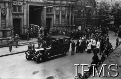 14.07.1943, Londyn, Anglia, Wielka Brytania.
Pogrzeb gen. Władysława Sikorskiego. Zakończenie mszy żałobnej, wyprowadzenie trumny z katedry Westminsterskiej.
Fot. NN, Instytut Polski i Muzeum im. gen. Sikorskiego w Londynie