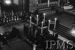 14.07.1943, Londyn, Anglia, Wielka Brytania.
Pogrzeb gen. Władysława Sikorskiego. Msza żałobna w katedrze Westminsterskiej.
Fot. NN, Instytut Polski i Muzeum im. gen. Sikorskiego w Londynie