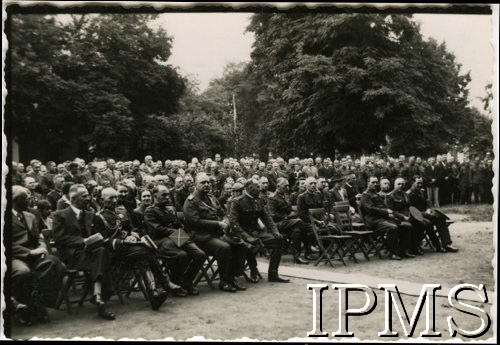 15.08.1940, Targoviste, Rumunia.
Internowani żołnierze Wojska Polskiego. Uroczyste nabożeństwo w dniu Święta Żołnierza.
Fot. NN, Instytut Polski i Muzeum im. gen. Sikorskiego w Londynie