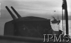 9.12.1940, brak miejsca.
ORP Błyskawica, marynarze przy dziale.
Fot. NN, Instytut Polski i Muzeum im. gen. Sikorskiego w Londynie