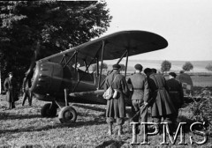 Wrzesień 1939, Płotycz, woj. tarnopolskie, Polska.
Samolot PWS 26 po lądowaniu w parku koło pałacu Korytowskich.
Fot. NN, Instytut Polski i Muzeum im. gen. Sikorskiego w Londynie