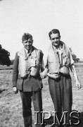 1940, Northolt, Anglia, Wielka Brytania.
Angielski dowódca dywizjonu 303 - S/Ldr Ronald Gustave Kellet i por. Jan Zumbach.
Fot. NN, Instytut Polski i Muzeum im. gen. Sikorskiego w Londynie