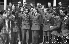 11.07.1940, Wielka Brytania.
Książę Jerzy, diuk Kentu z wizytą u polskich lotników.
Fot. NN, Instytut Polski i Muzeum im. gen. Sikorskiego w Londynie