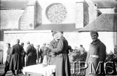 Grudzień 1939, Paimpont (?), Francja.
Wizyta prezydenta RP Władysława Raczkiewicza i Naczelnego Wodza Polskich Sił Zbrojnych gen. Władysława Sikorskiego w obozie Wojska Polskiego. Na zdjęciu polscy żołnierze.
Fot. NN, Instytut Polski i Muzeum im. gen. Sikorskiego w Londynie [Francja - negatywy].
