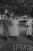 1939-1940, Francja.
Wizyta Naczelnego Wodza Polskich Sił Zbrojnych gen. Władysława Sikorskiego w Wojsku Polskim. Na zdjęciu gen. W. Sikorski (w środku) w towarzystwie polskiego i francuskiego oficera. 
Fot. NN, Instytut Polski i Muzeum im. gen. Sikorskiego w Londynie [Francja - negatywy].