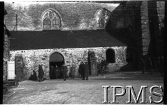1939-1940, Paimpont, Francja.
Formowanie Wojska Polskiego we Francji. Polscy oficerowie na terenie obozu.
Fot. NN, Instytut Polski i Muzeum im. gen. Sikorskiego w Londynie [Francja - negatywy].