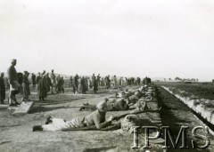 1941, brak miejsca.
Legia Oficerska, ćwiczenia w strzelaniu z pozycji leżącej.
Fot. NN, Instytut Polski i Muzeum im. gen. Sikorskiego w Londynie [album z dedykacją: 