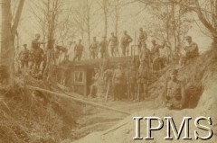 1919, brak miejsca.
Wojna polsko-ukraińska. Grupa żołnierzy w okopach.
Fot. NN, Instytut Polski i Muzeum im. gen. Sikorskiego w Londynie
