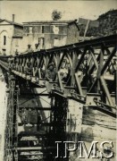 1945-1946, Włochy.
Żołnierze 3 Batalionu Strzelców Karpackich na wiadukcie.
Fot. NN, Instytut Polski i Muzeum im. gen. Sikorskiego w Londynie [album 11 - 3 Batalion Strzelców Karpackich].